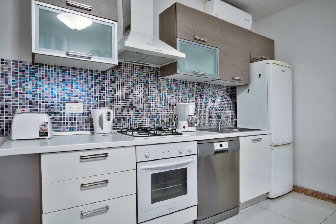 Spinola Court - Stunning Seaview Apartment & Penthouse On Spinola Bay By Shortletsmalta Saint Julian's Eksteriør billede