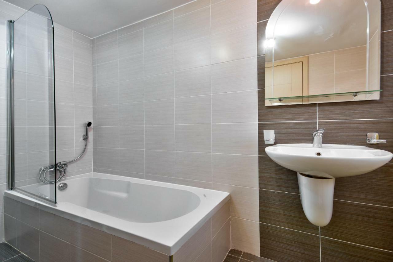 Spinola Court - Stunning Seaview Apartment & Penthouse On Spinola Bay By Shortletsmalta Saint Julian's Eksteriør billede